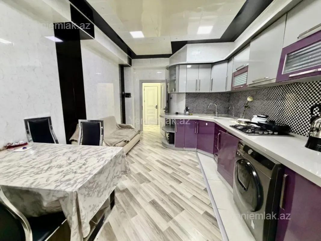 Satılır 3 otaqlı yeni tikili 115 m²