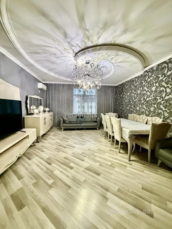 Satılır 3 otaqlı yeni tikili 115 m²