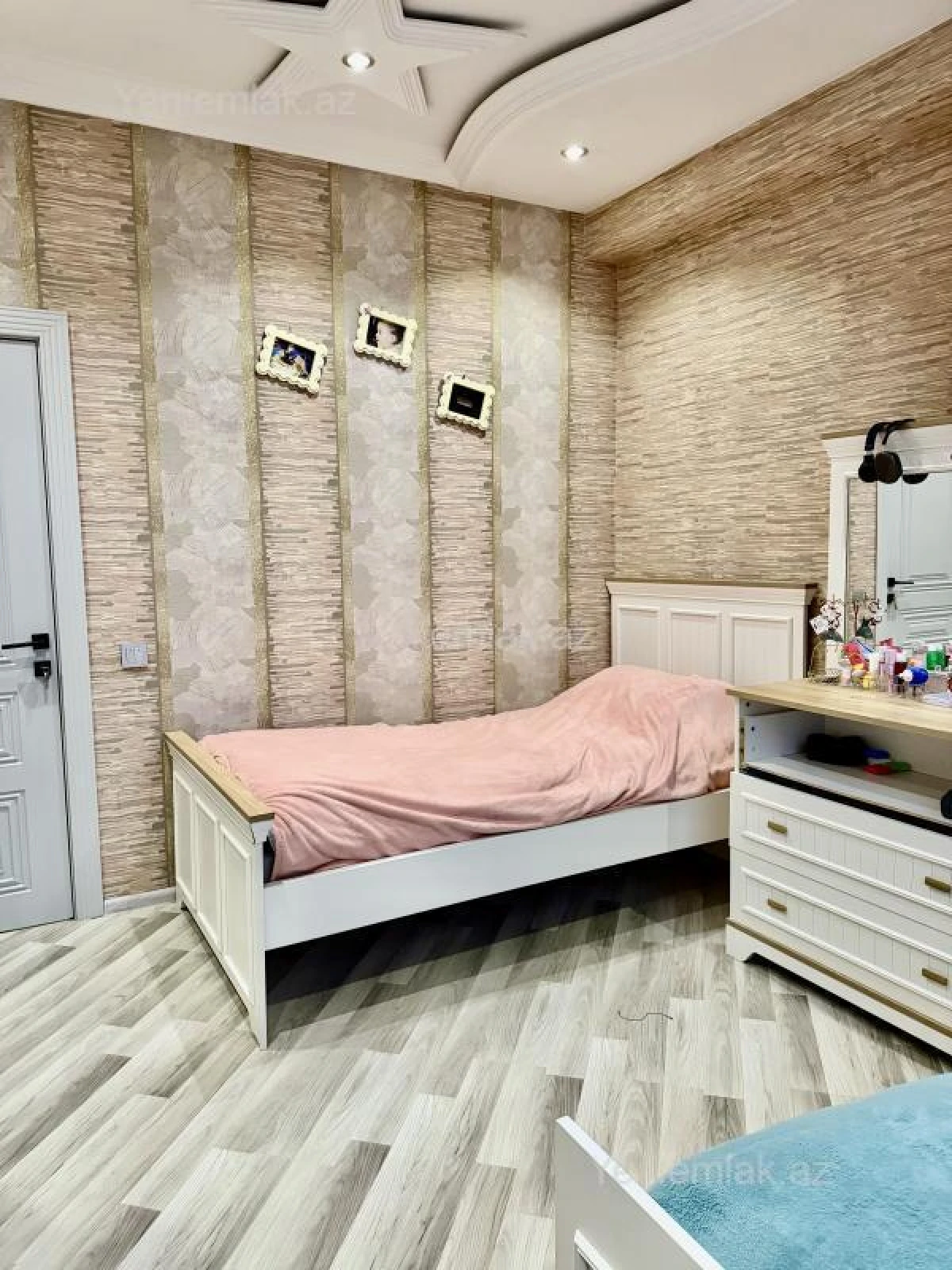 Satılır 3 otaqlı yeni tikili 115 m²