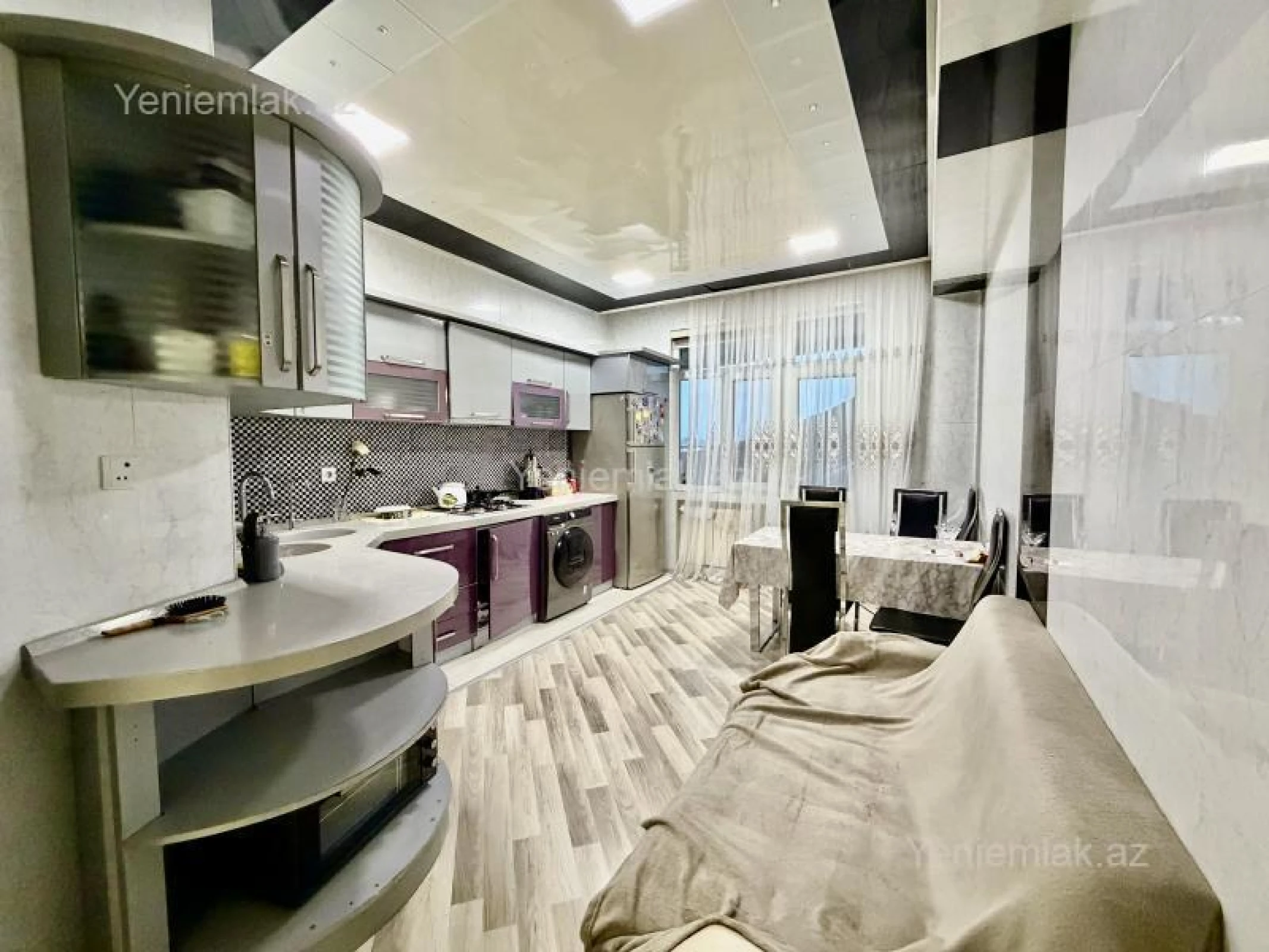 Satılır 3 otaqlı yeni tikili 115 m²