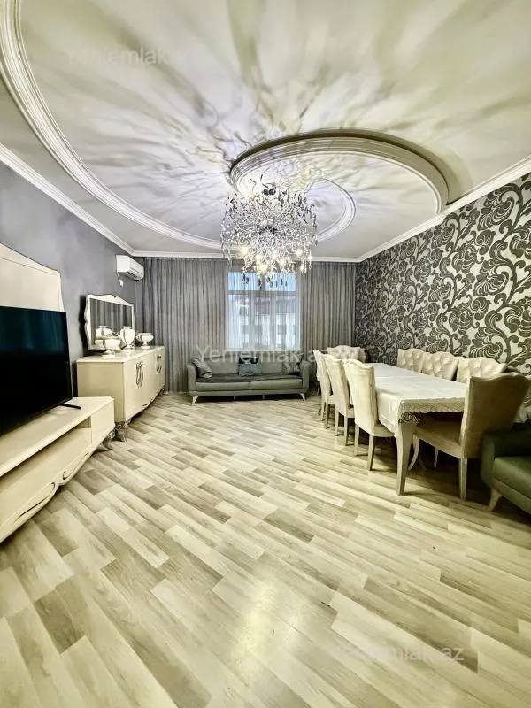 Satılır 3 otaqlı yeni tikili 115 m²