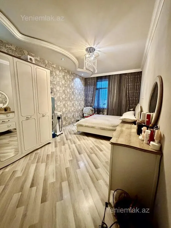 Satılır 3 otaqlı yeni tikili 115 m²