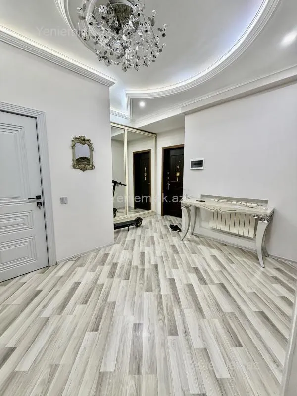 Satılır 3 otaqlı yeni tikili 115 m²