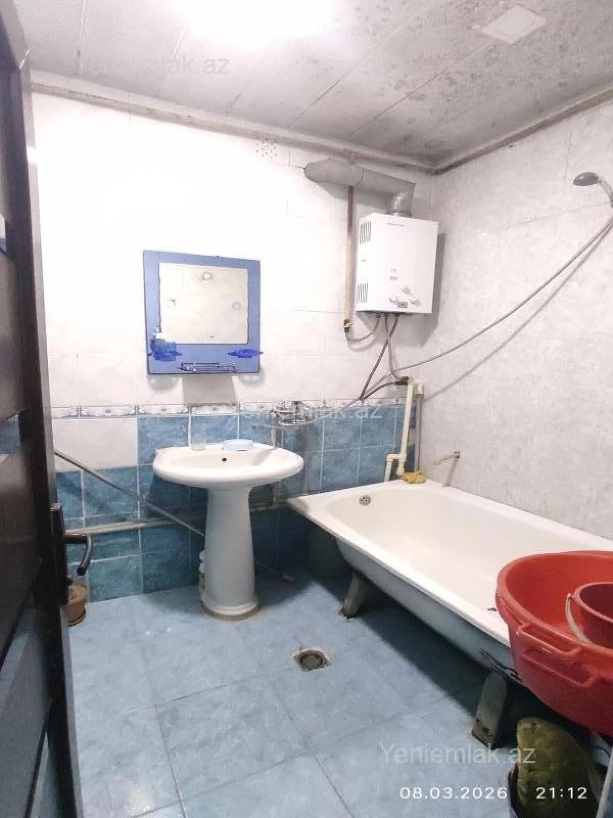 Satılır 4 otaqlı köhnə tikili 94 m²