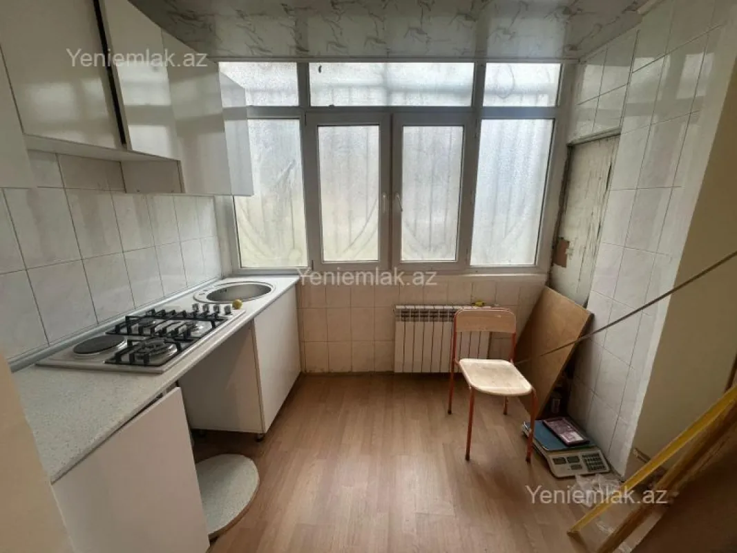 Satılır 2 otaqlı köhnə tikili 55 m²