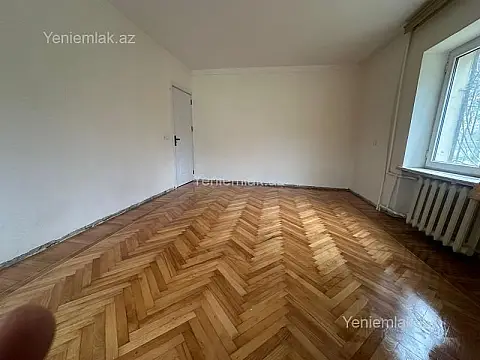Satılır 2 otaqlı köhnə tikili 55 m²