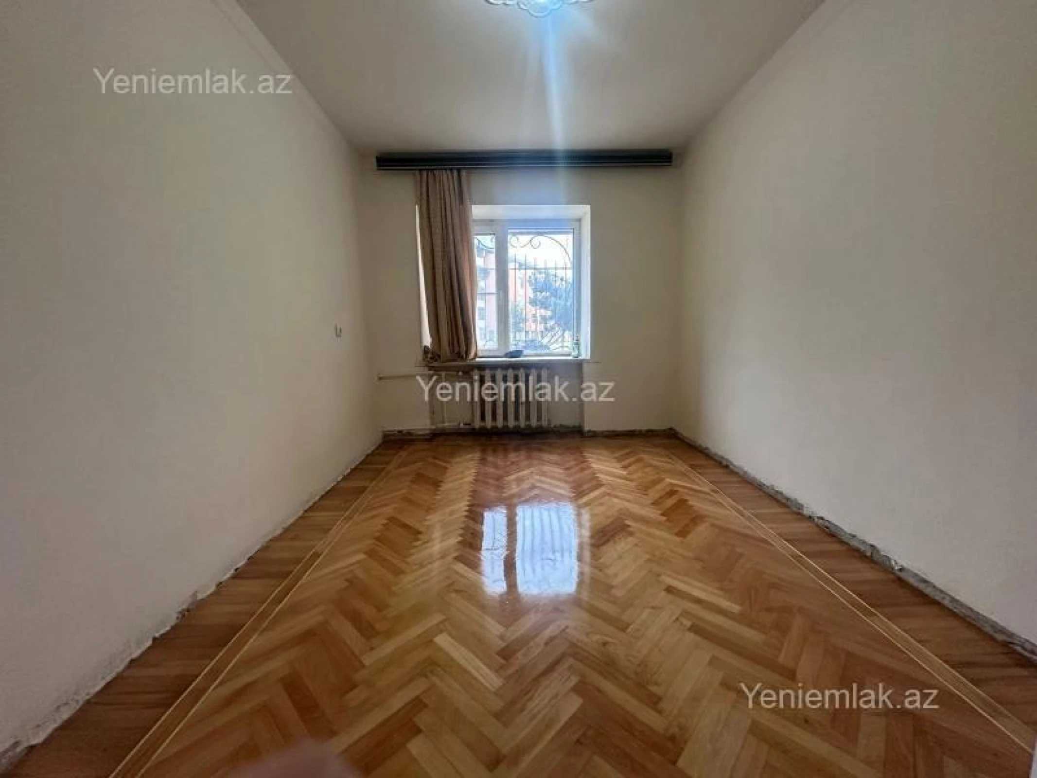 Satılır 2 otaqlı köhnə tikili 55 m²