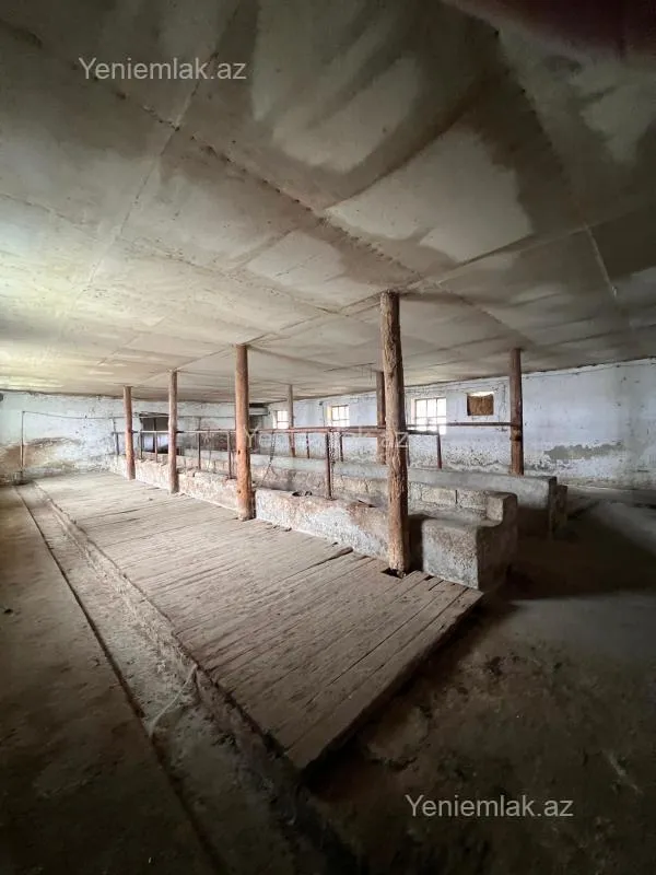 Satılır 10 otaqlı obyekt 4200 m²