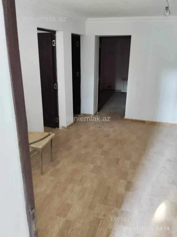 Satılır 8 otaqlı həyət evi 100 m²