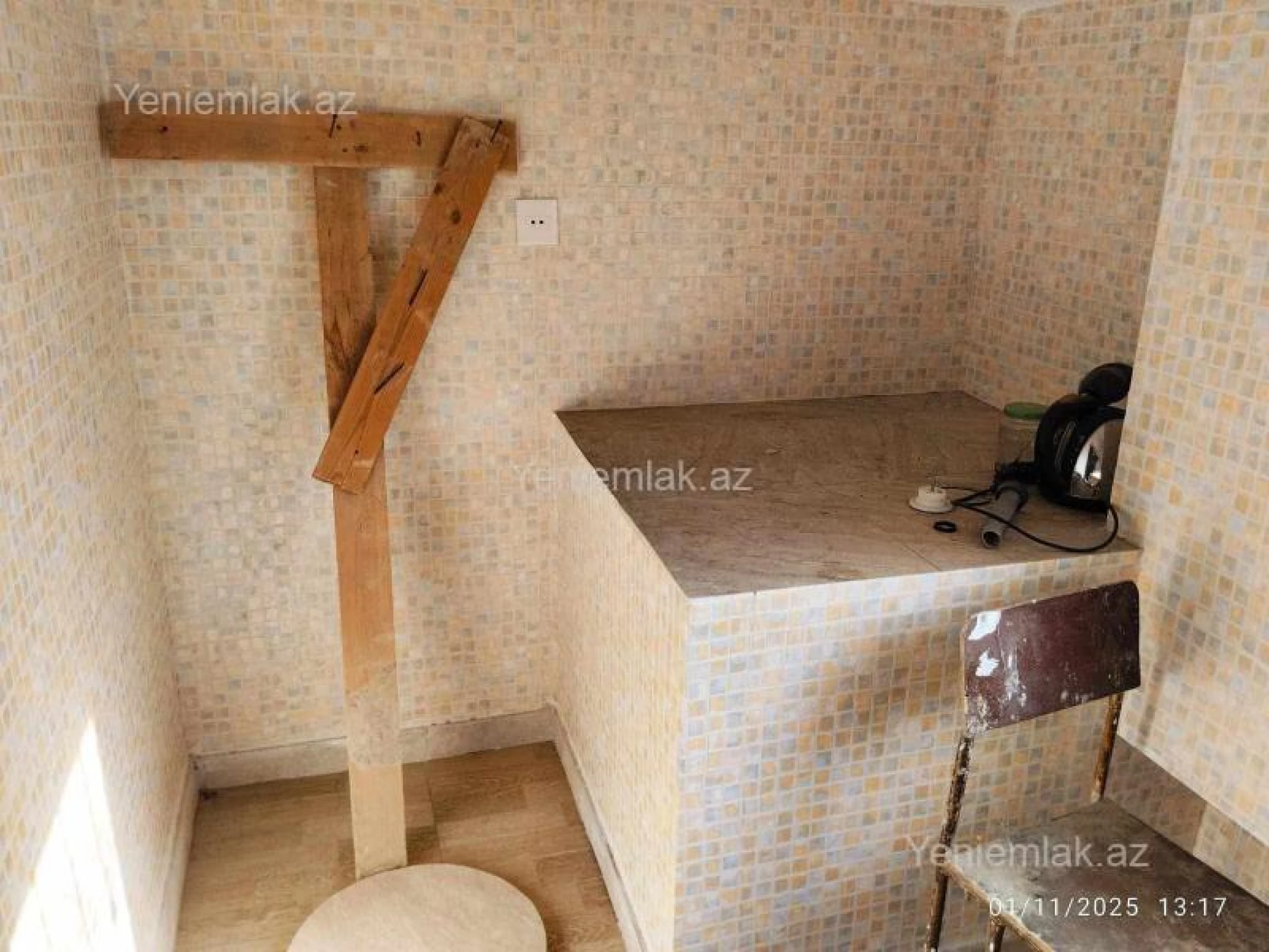 Satılır 8 otaqlı həyət evi 100 m²