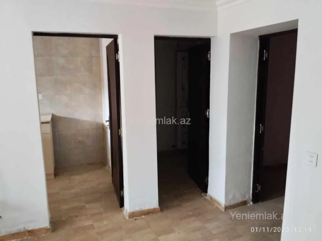 Satılır 8 otaqlı həyət evi 100 m²