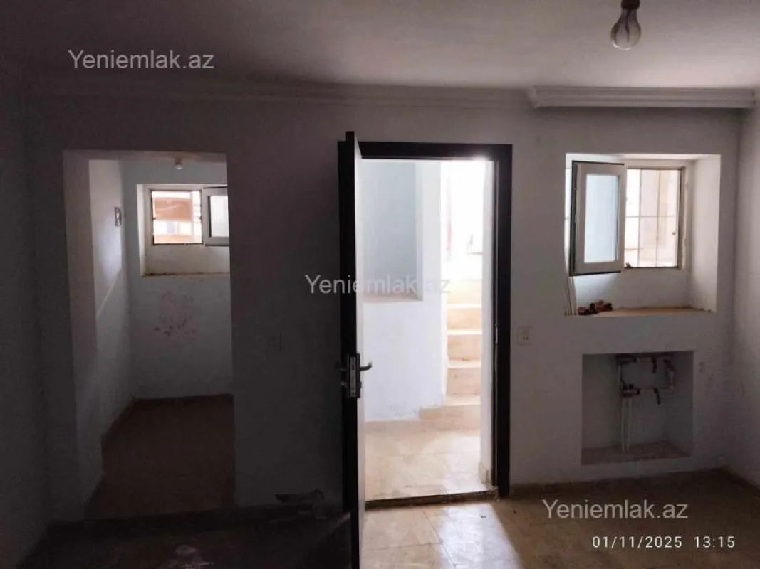 Satılır 8 otaqlı həyət evi 100 m²