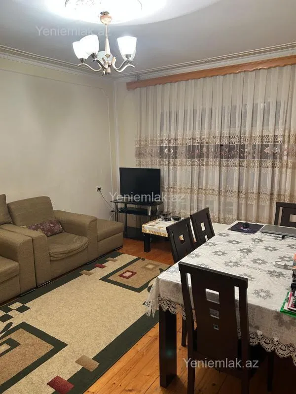 Satılır 3 otaqlı köhnə tikili 70 m²