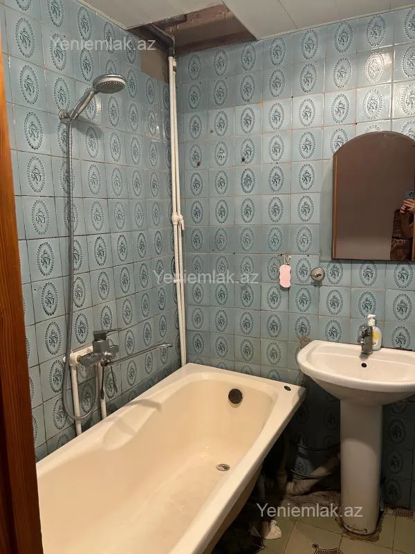 Satılır 3 otaqlı köhnə tikili 70 m²