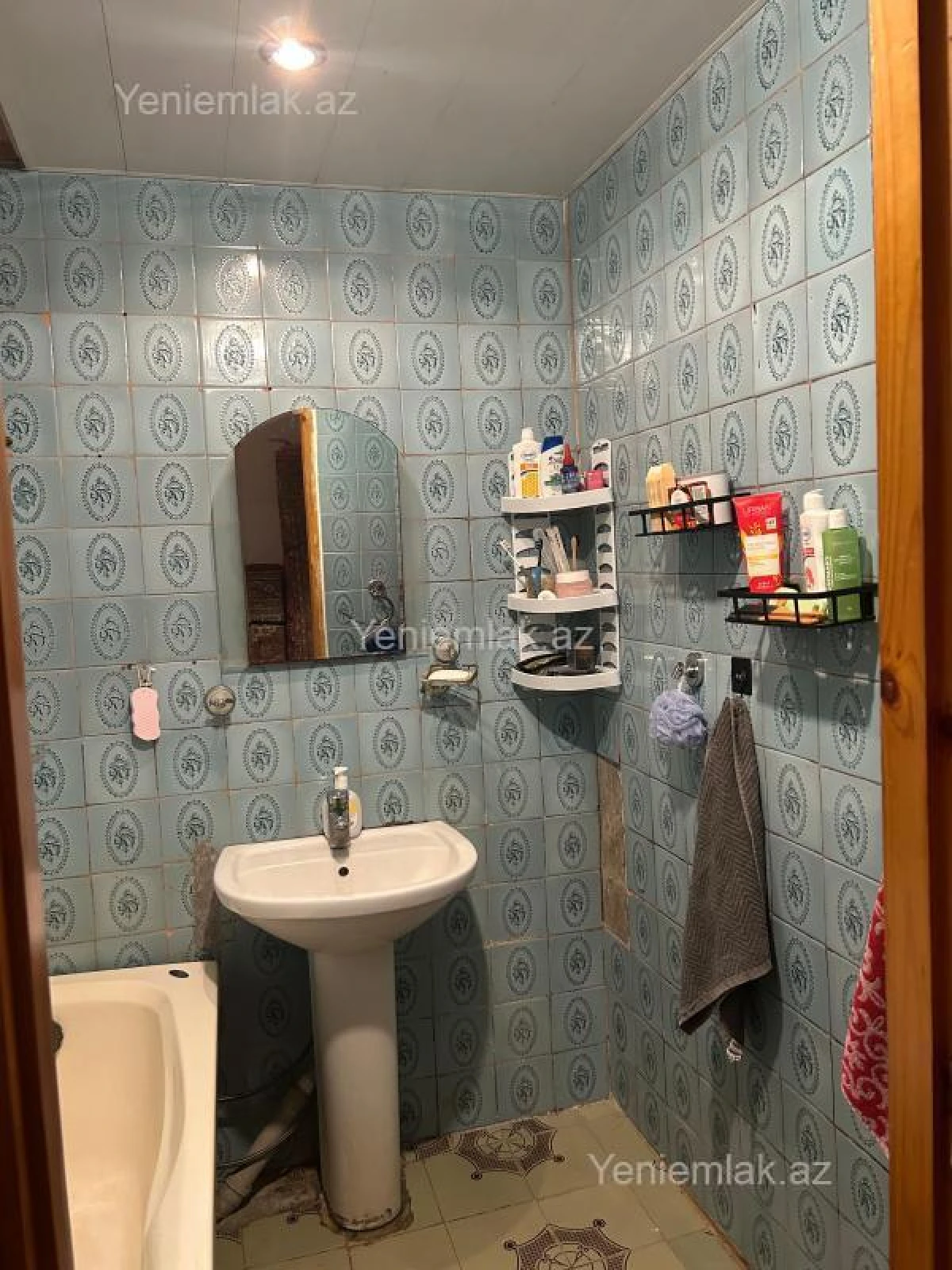 Satılır 3 otaqlı köhnə tikili 70 m²