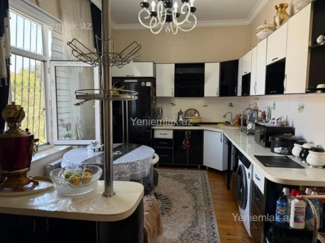 Satılır 6 otaqlı həyət evi 260 m²