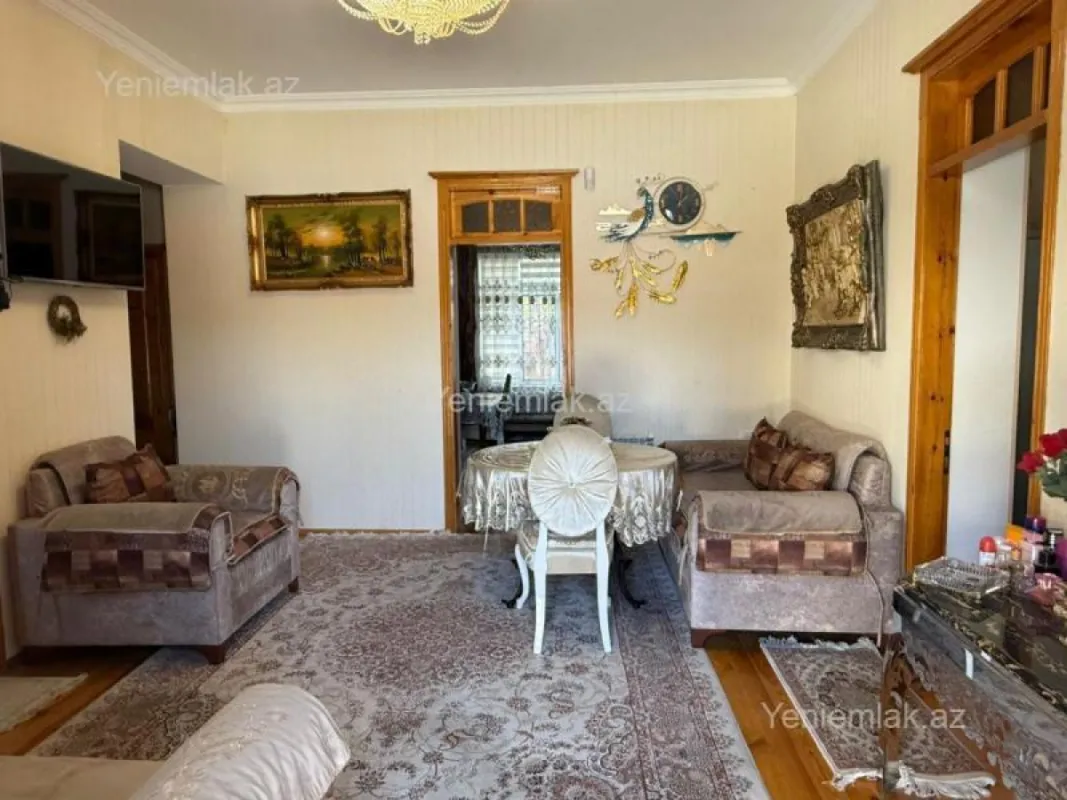 Satılır 6 otaqlı həyət evi 260 m²
