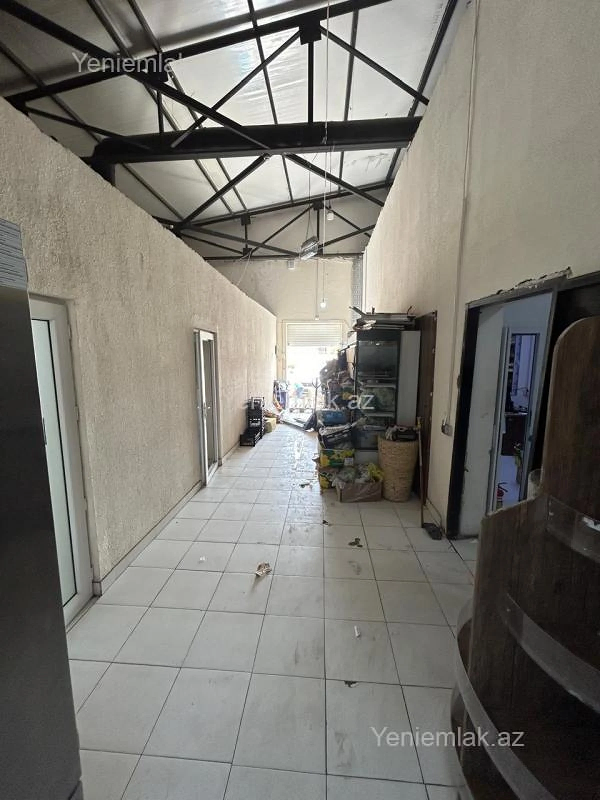 Satılır 4 otaqlı obyekt 1370 m²