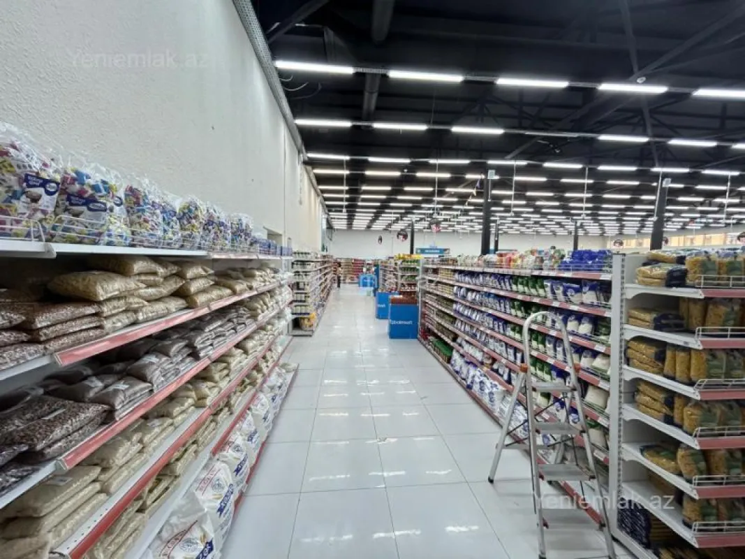 Satılır 4 otaqlı obyekt 1370 m²