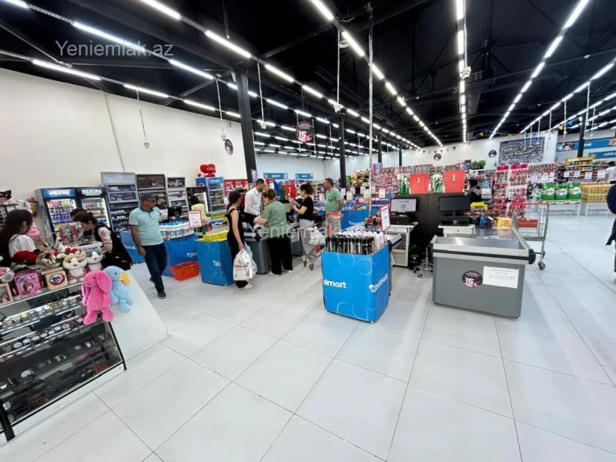 Satılır 4 otaqlı obyekt 1370 m²