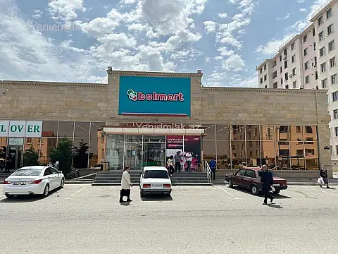 Satılır 4 otaqlı obyekt 1370 m²