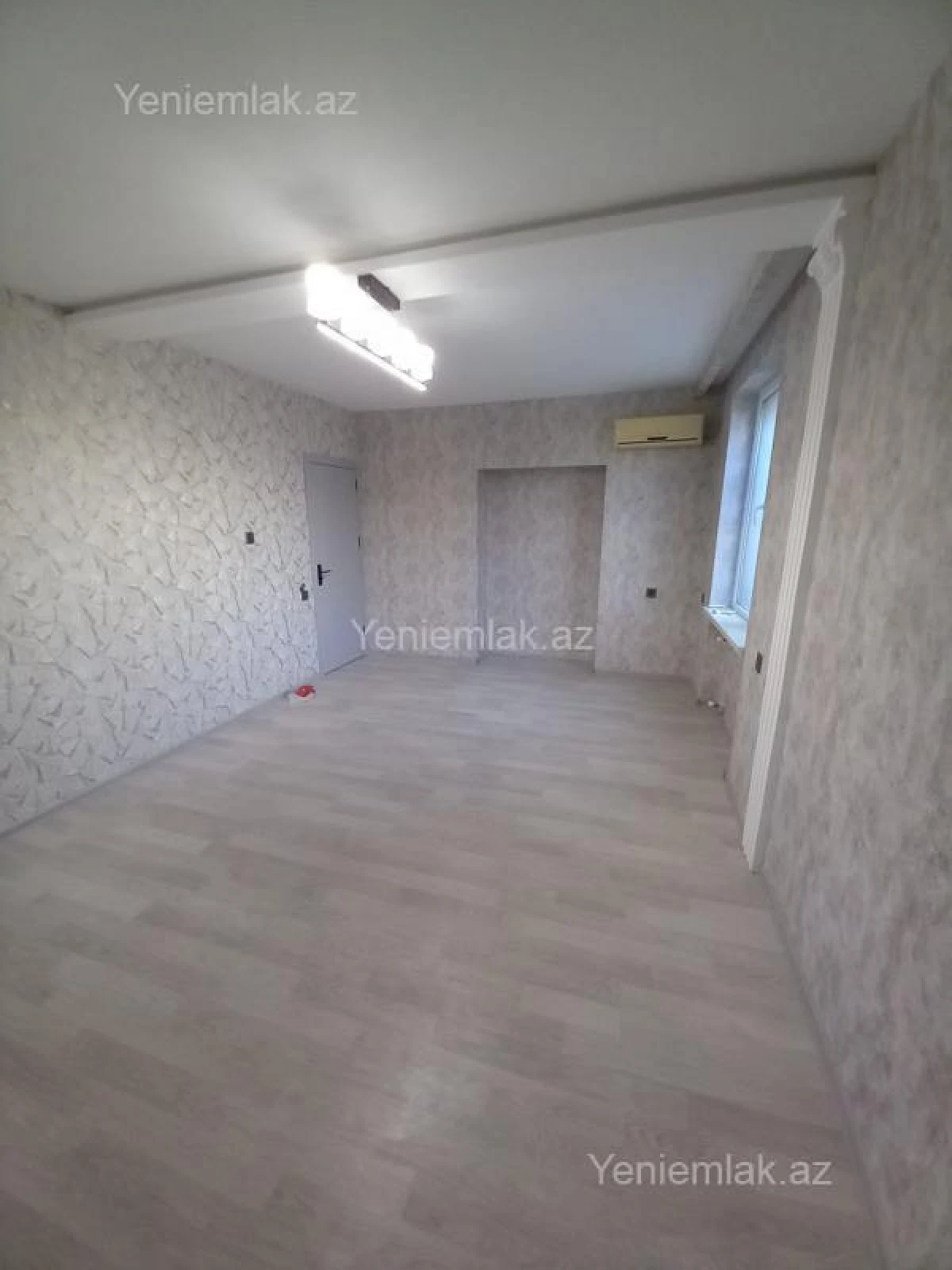 Satılır 3 otaqlı köhnə tikili 92 m²
