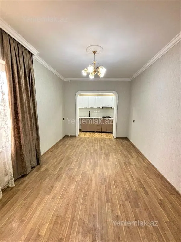 Satılır 2 otaqlı köhnə tikili 45 m²