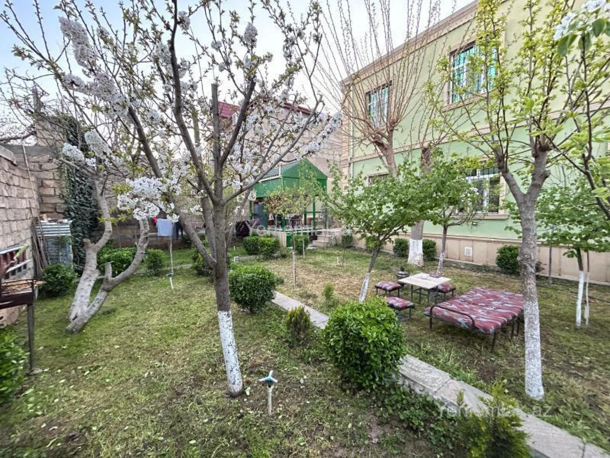 Satılır 6 otaqlı həyət evi 170 m²