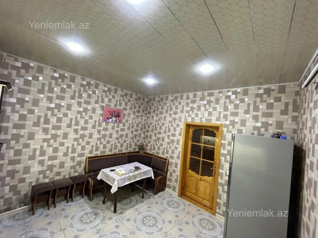 Satılır 6 otaqlı həyət evi 170 m²