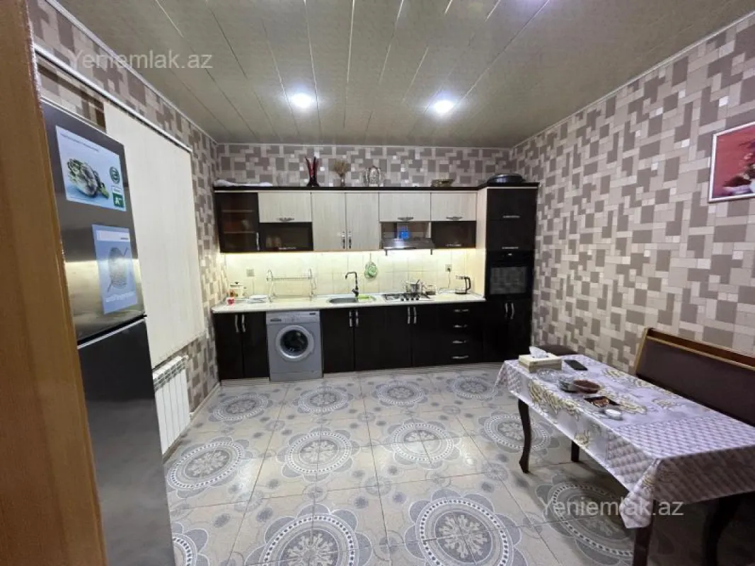 Satılır 6 otaqlı həyət evi 170 m²