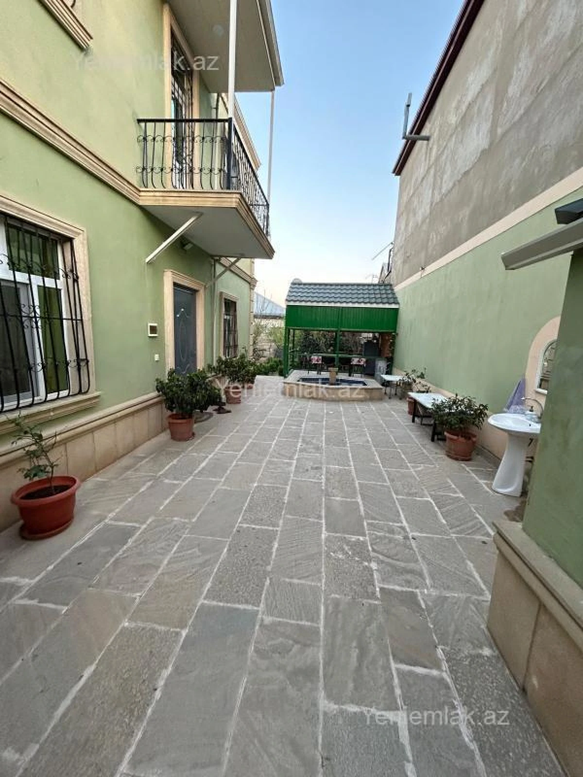 Satılır 6 otaqlı həyət evi 170 m²