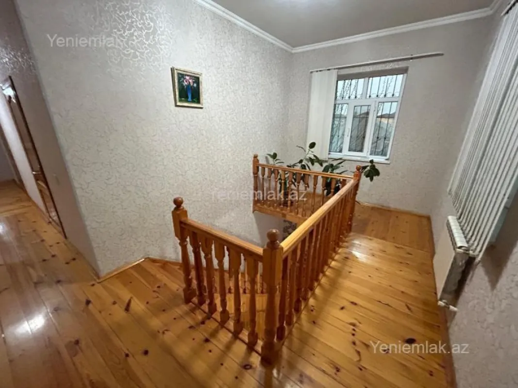 Satılır 6 otaqlı həyət evi 170 m²