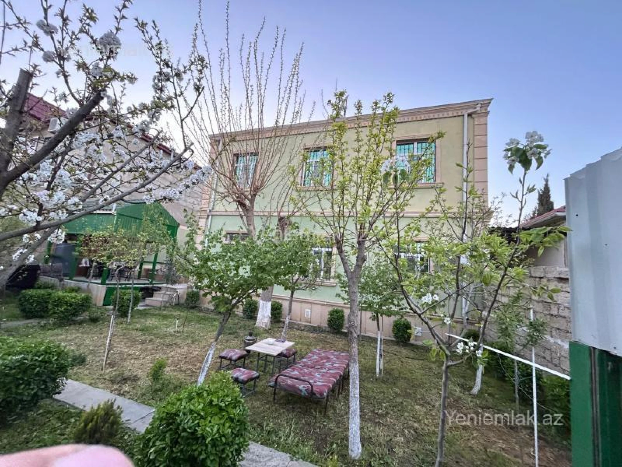 Satılır 6 otaqlı həyət evi 170 m²