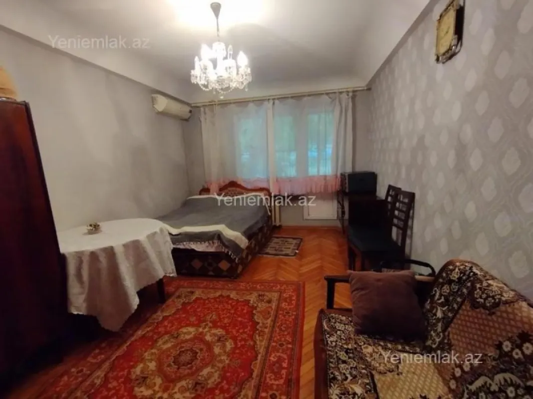 Satılır 3 otaqlı köhnə tikili 75 m²