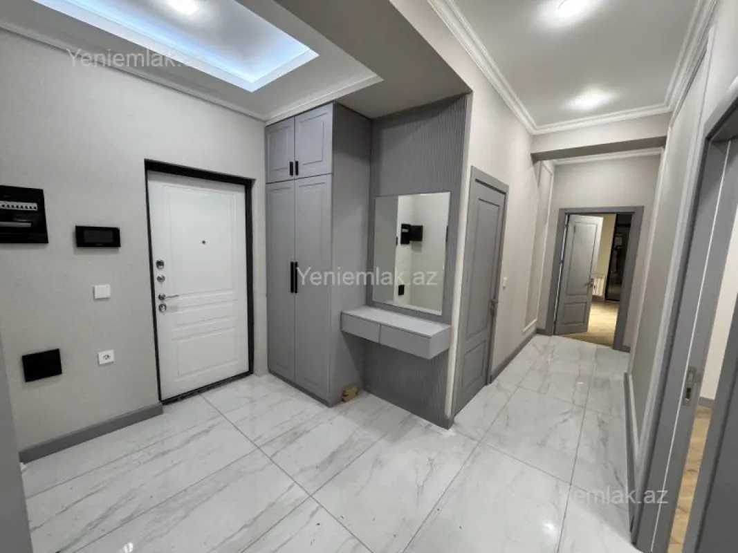 Satılır 3 otaqlı yeni tikili 110 m²