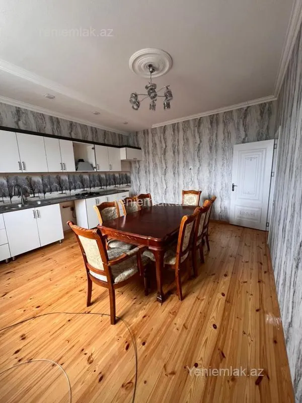 Satılır 6 otaqlı həyət evi 140 m²
