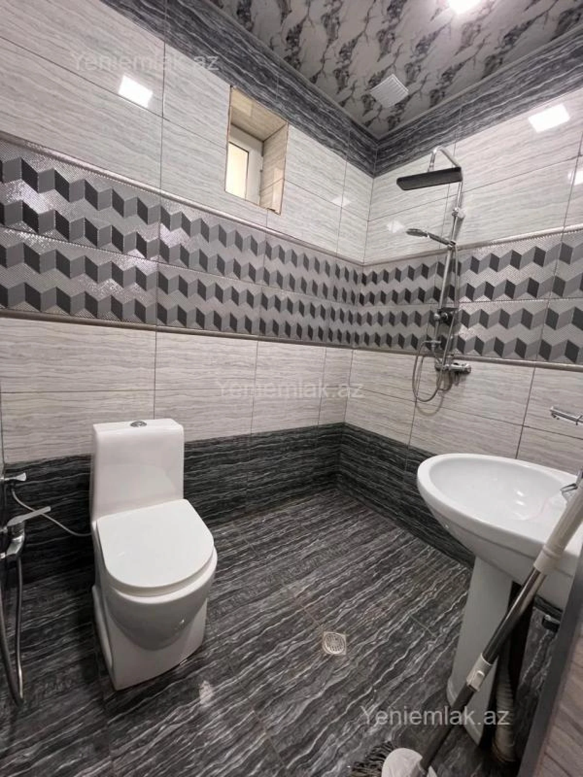 Satılır 6 otaqlı həyət evi 140 m²