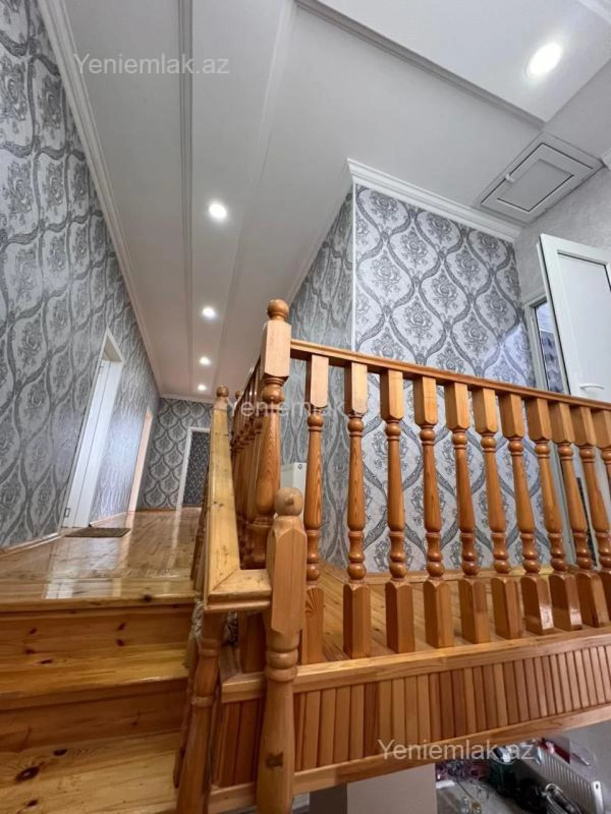 Satılır 6 otaqlı həyət evi 140 m²