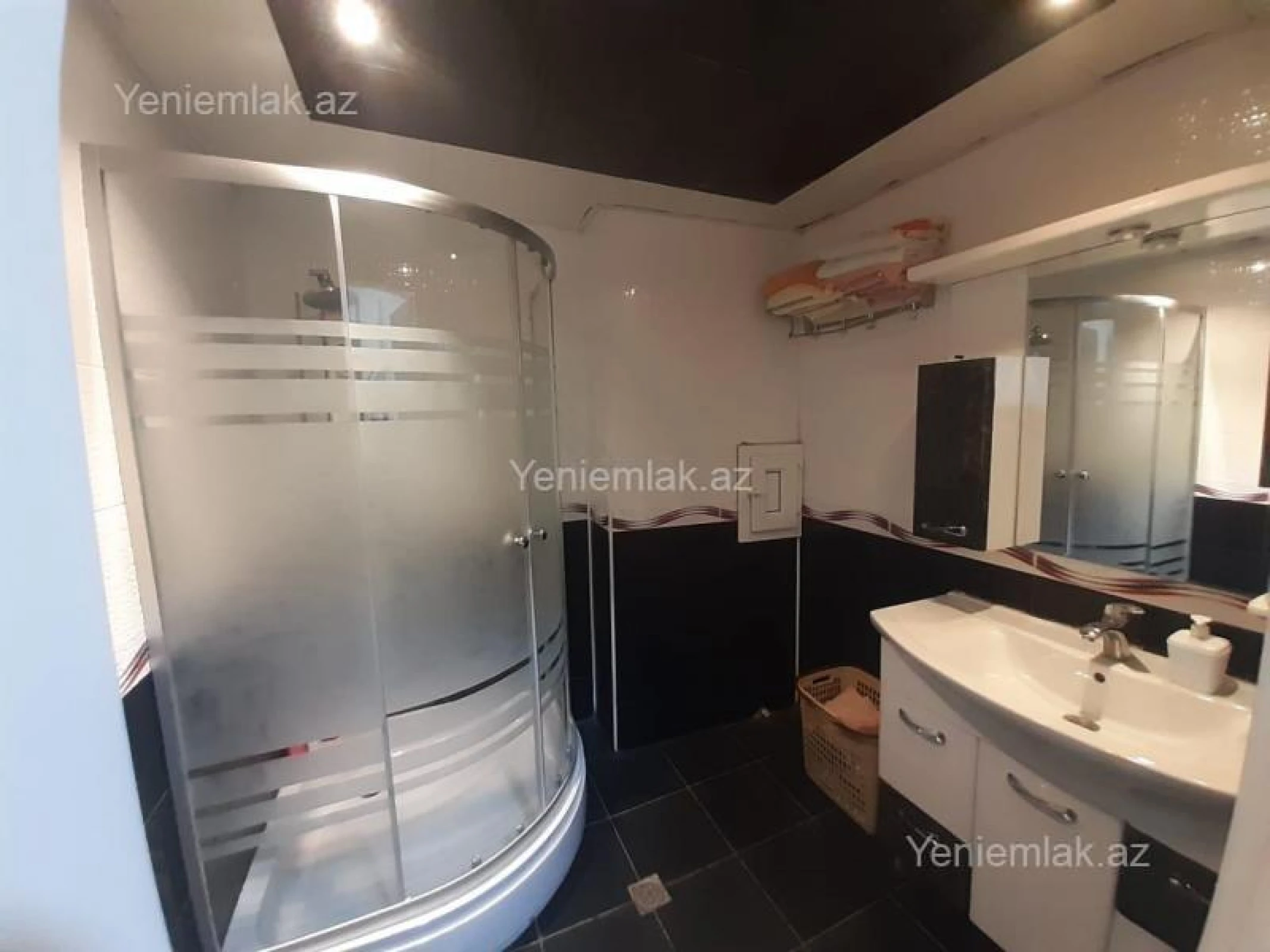 Satılır 3 otaqlı yeni tikili 135 m²