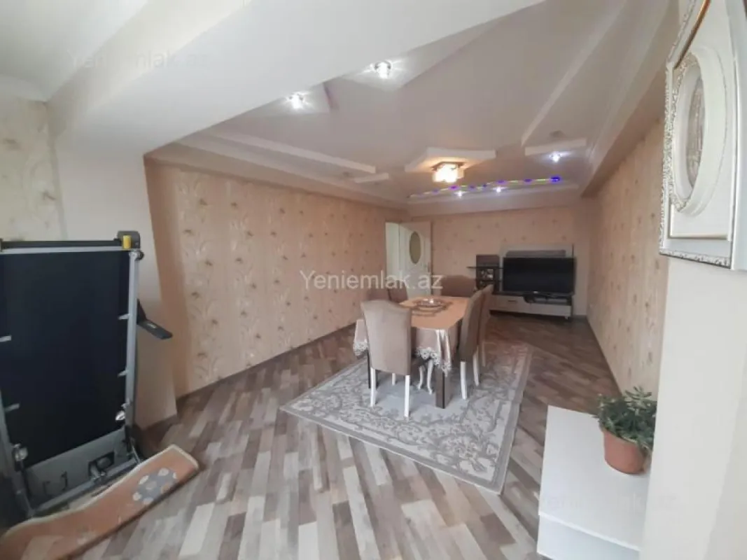 Satılır 3 otaqlı yeni tikili 135 m²