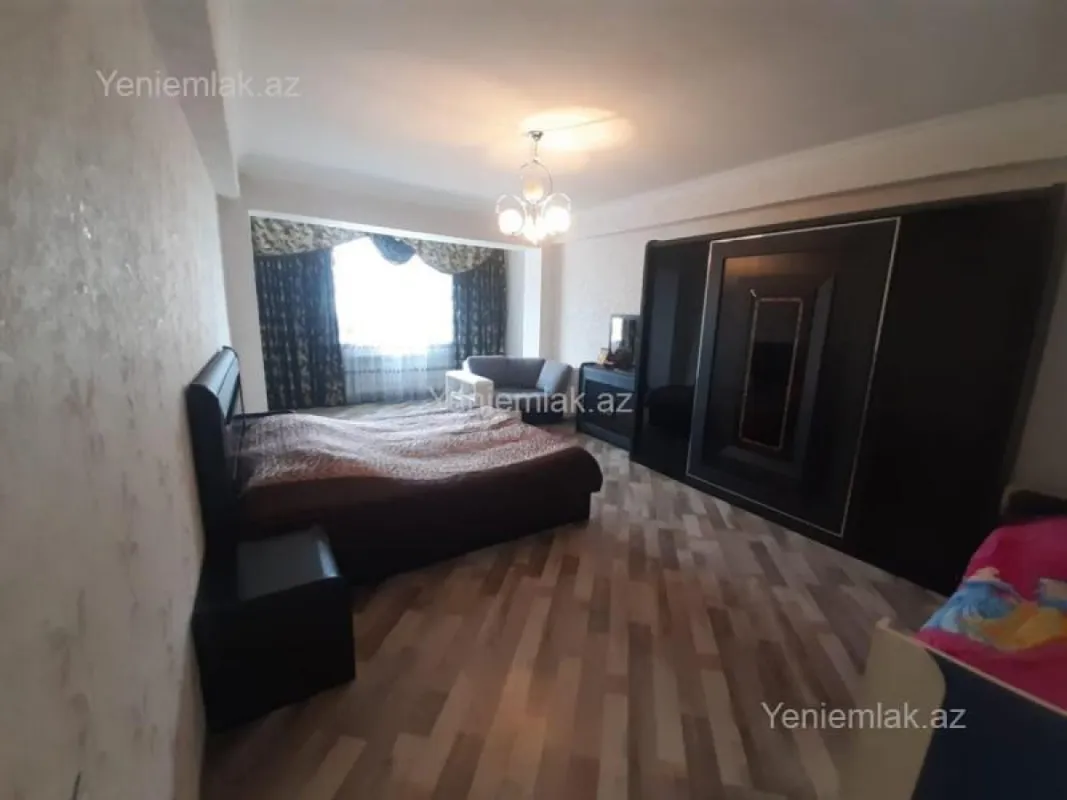 Satılır 3 otaqlı yeni tikili 135 m²