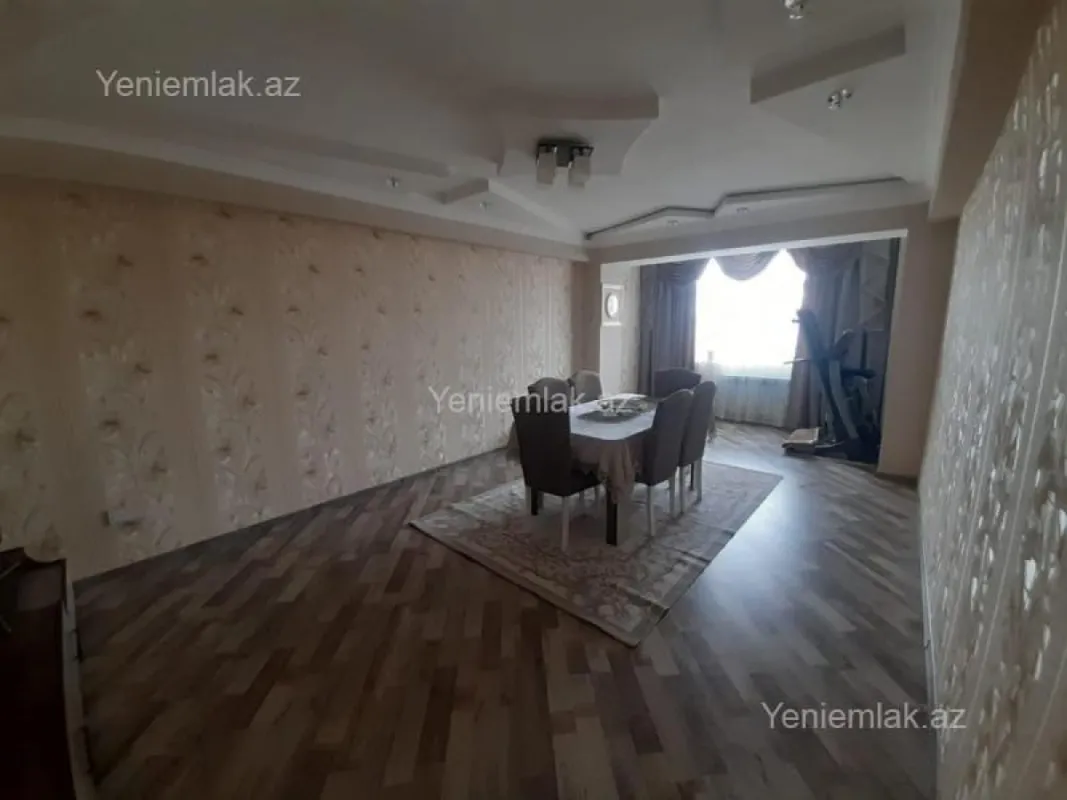 Satılır 3 otaqlı yeni tikili 135 m²