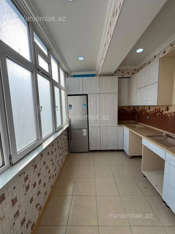 Satılır 3 otaqlı yeni tikili 75 m²