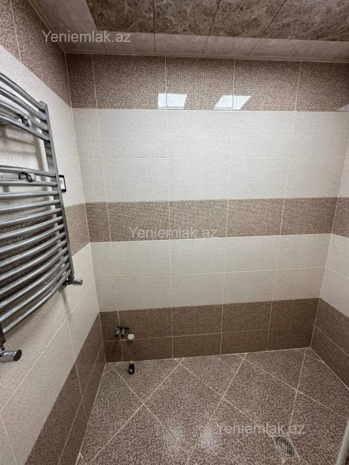 Satılır 3 otaqlı yeni tikili 75 m²