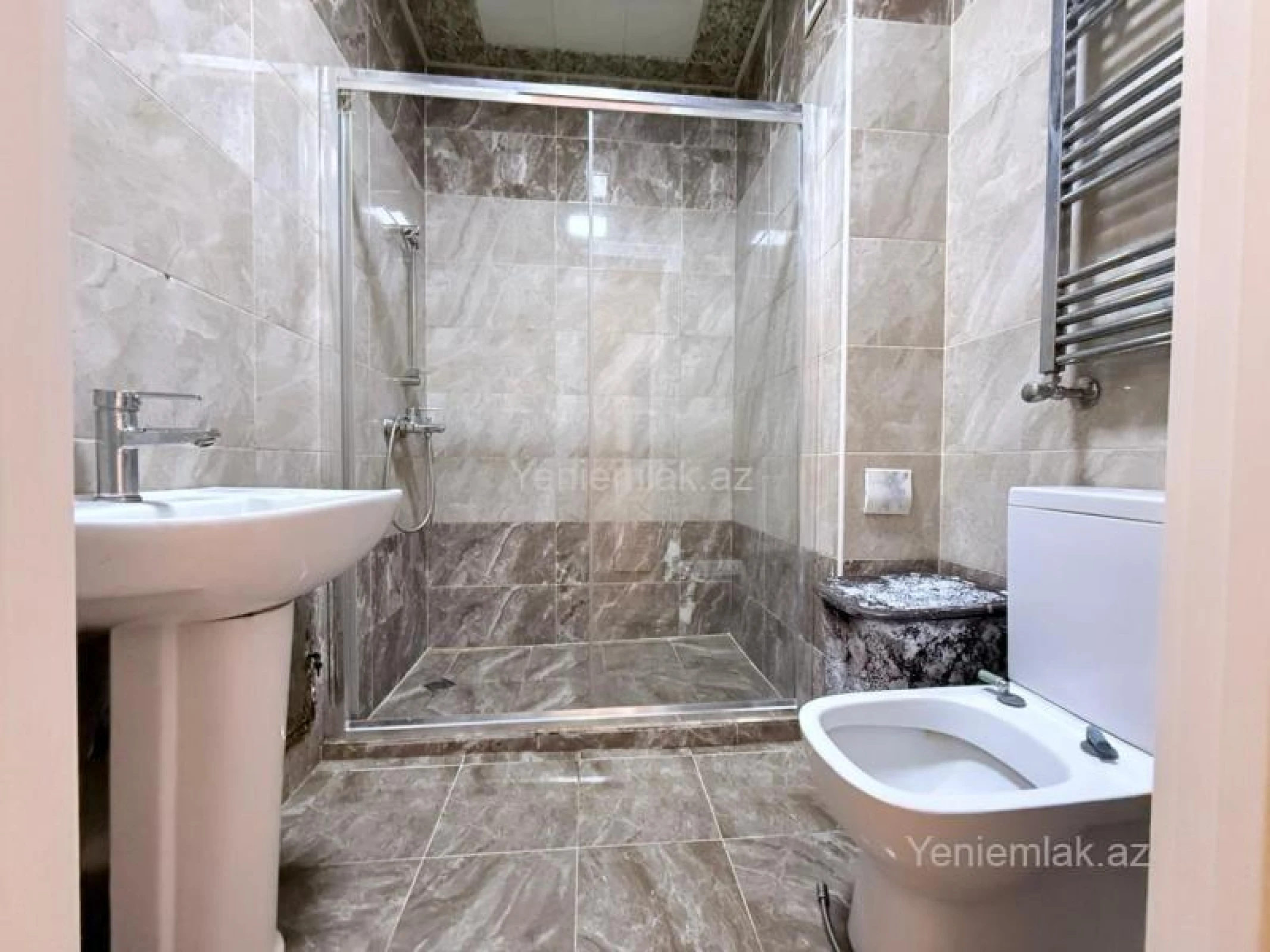 Satılır 3 otaqlı yeni tikili 120 m²