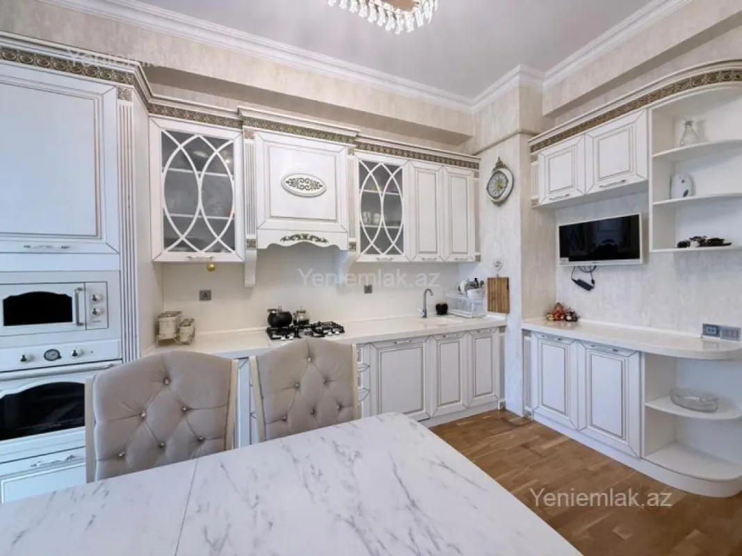 Satılır 3 otaqlı yeni tikili 120 m²