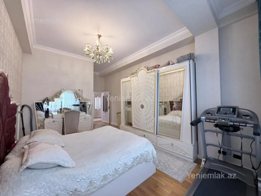 Satılır 3 otaqlı yeni tikili 120 m²