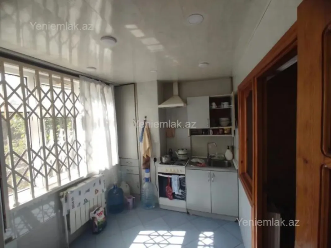 Satılır 2 otaqlı köhnə tikili 50 m²