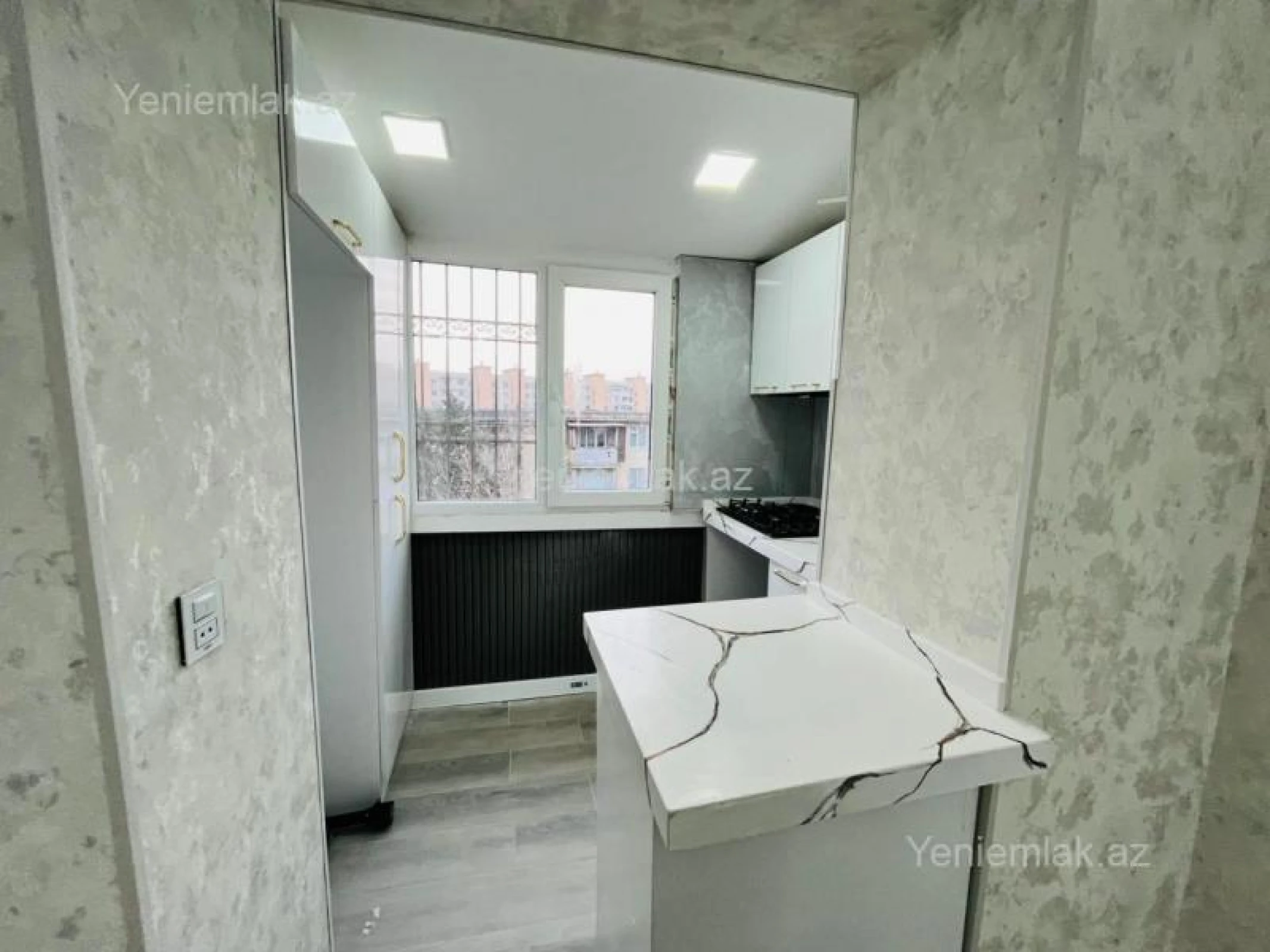 Satılır 2 otaqlı köhnə tikili 35 m²