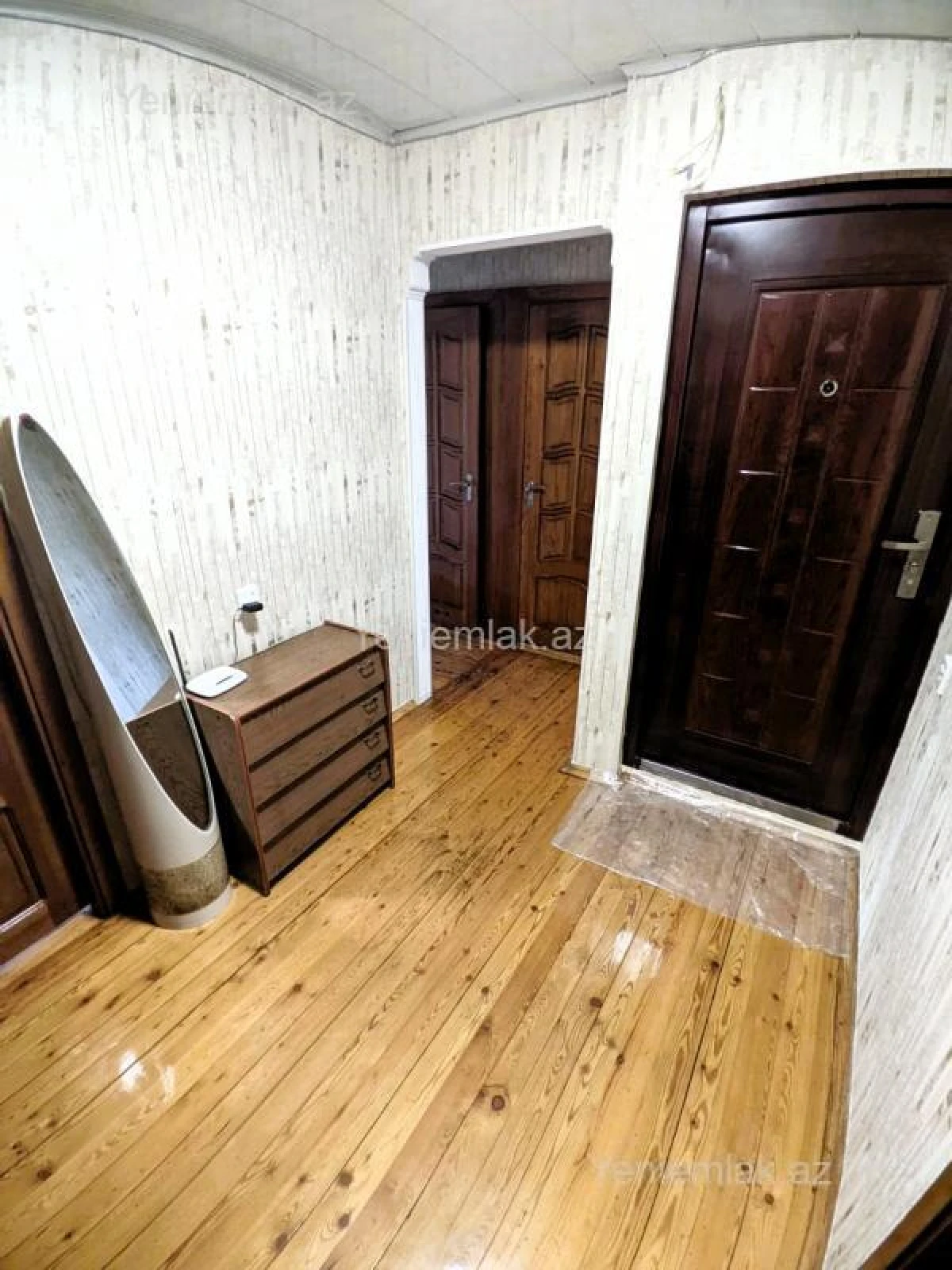 Satılır 4 otaqlı köhnə tikili 100 m²